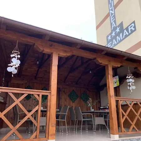 Konukevi Pensiunea Deeamar *