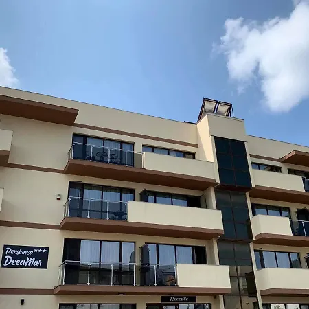 Konukevi Pensiunea Deeamar Navodari