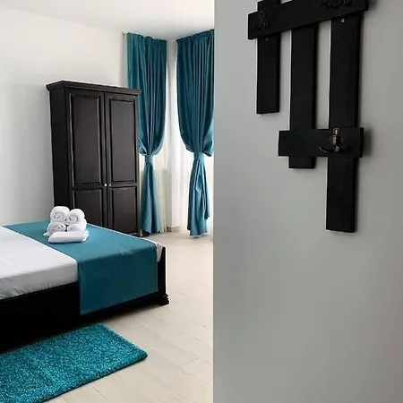 Konukevi Pensiunea Deeamar Navodari